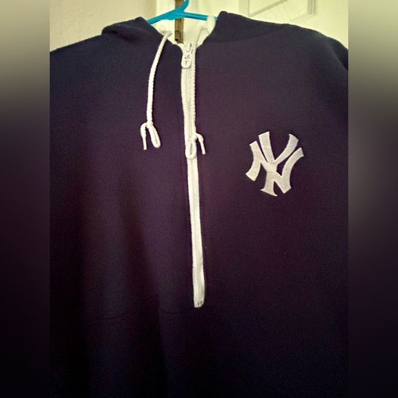 $50 vintage Reebok REVERSIBLE Yankees hoodie w/zipper pockets! Warm! Stylish! - Picture 8 of 9